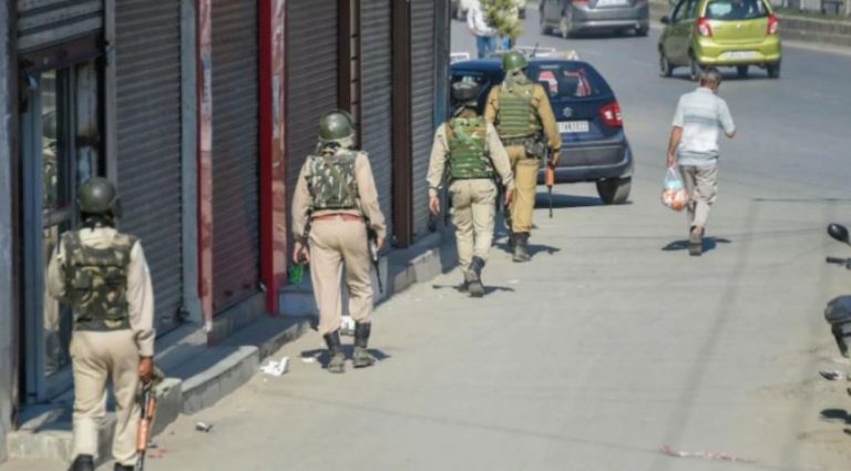 निकाय चुनाव से पहले J&K के कई नेता आजाद, 58 दिनों से थे नजरबंद