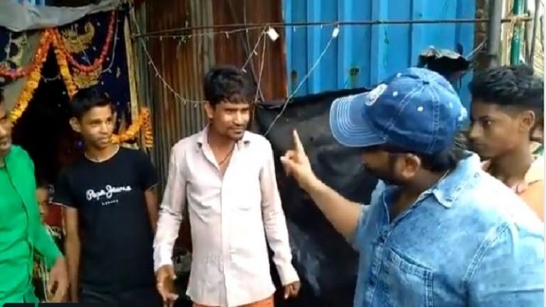 कॉलोनी में रहना है, तो असलम भाई कहना है, समझ गए ना, यहाँ मोदी जी नहीं आएँगे: बंद कराया भजन