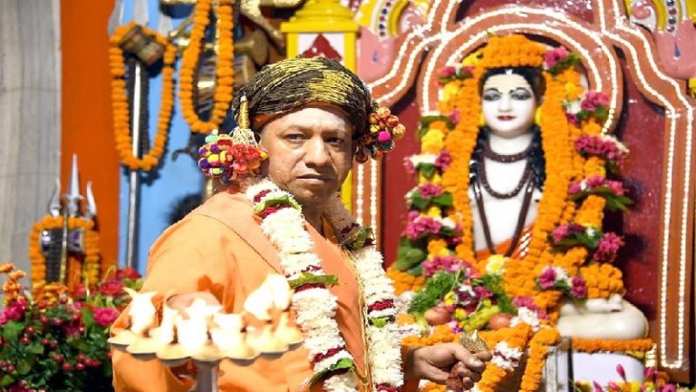 ‘मुस्लिम पर्सनल लॉ बोर्ड’ के ख़िलाफ़ जाँच का ऐलान, योगी के मंत्री ने दी सुधर जाने की सलाह