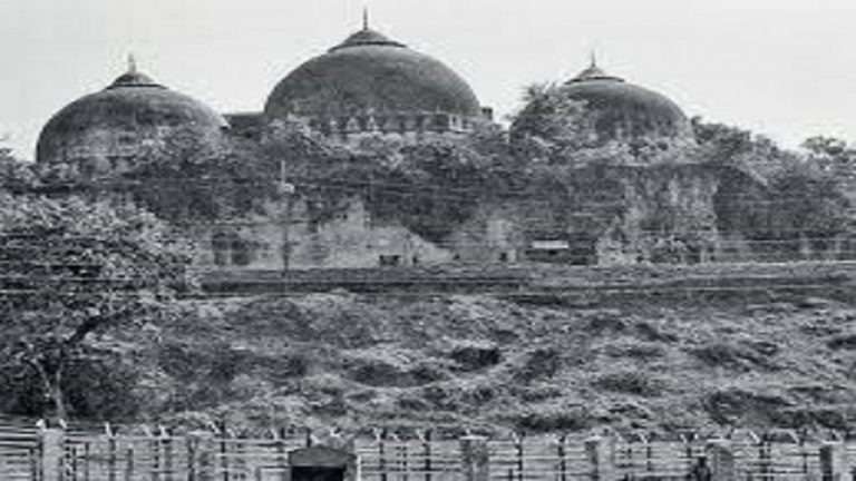 अयोध्या मामले में सुन्नी वक्फ बोर्ड के वकील ने की समझौते की पुष्टि, कहा- करना पड़ सकता है बाबरी पर समझौता