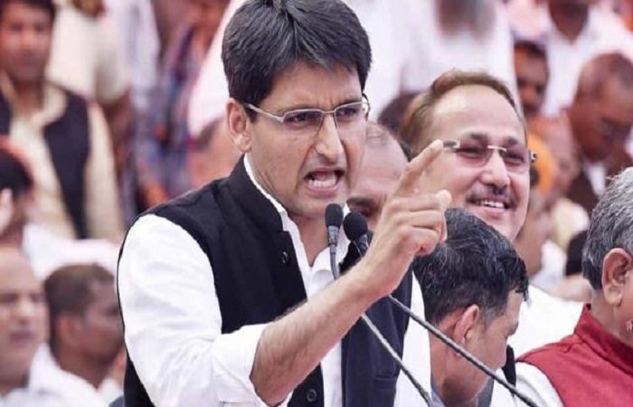 आलू और लौकी का फर्क नहीं समझने वाले हुड्डा के बेटे निर्दलीय विधायकों से कह रहे- जनता जूतों से मारेगी