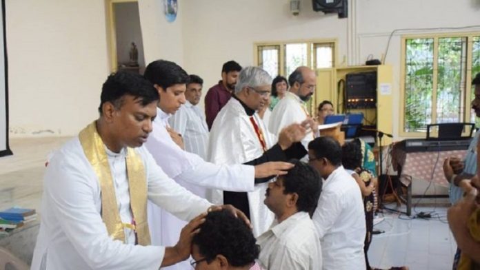 इसाई मिशनरी के अंध-विश्वास का हुआ पर्दाफाश