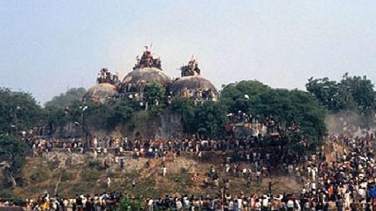 बाबरी विध्वंस केस: SC ने CBI कोर्ट को दिया 30 सितंबर तक फैसला सुनाने का समय, आडवाणी सहित कई बड़े नेता आरोपित