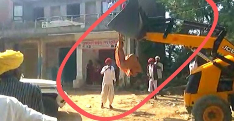 जब JCB को पकड़ महिला सरपंच ने किया ‘स्टंट’, देखने वाले हुए हैरान, Video वायरल