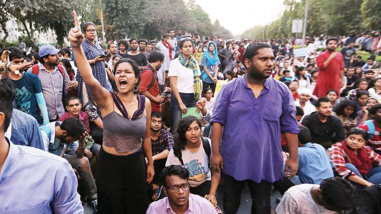 ‘JNU को दिल्ली से बाहर ले जाएँ, यहाँ प्रदूषित हवा के कारण 40-45 साल तक ‘बच्चों’ को करनी पड़ती है पढ़ाई’