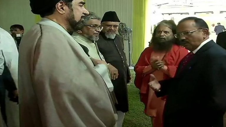 अयोध्या पर फैसले के बाद हरकत में NSA अजीत डोभाल, धर्मगुरुओं के साथ की बैठक