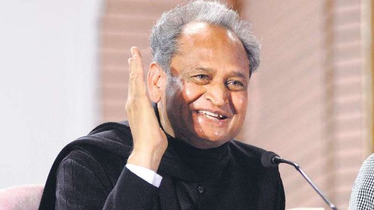 राजस्थान के CM गहलोत ने भाजपा नेता पर दिया विवादित बयान, कहा- नया मुल्ला