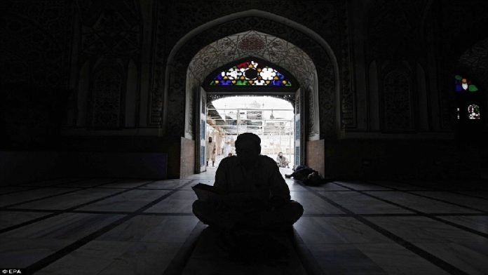 शिया और सुन्नी वक़्फ़ बोर्ड