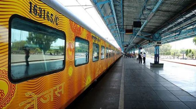 तेजस ट्रेन