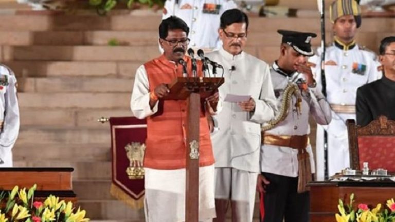 उद्धव बनेंगे मुख्यमंत्री: शिवसेना नेता अरविंद सावंत ने किया केंद्रीय मंत्रिमंडल से इस्तीफे का ऐलान
