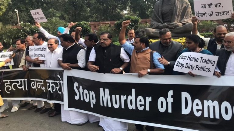 लोकसभा में कॉन्ग्रेस सांसदों ने मार्शल से की धक्का-मुक्की, राहुल गॉंधी ने सवाल पूछने से किया इनकार