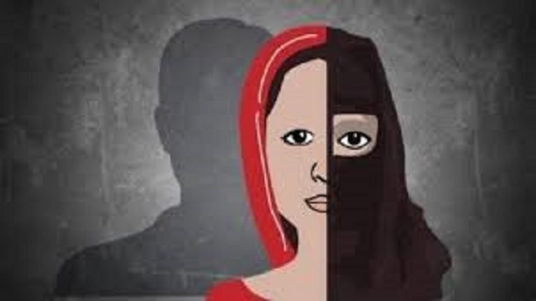 लव-जिहाद: मोहम्मद रियाज़ ने सोनू बनकर की शादी, भेद खुलने पर दिया तीन-तलाक, 15 लाख लेकर फरार