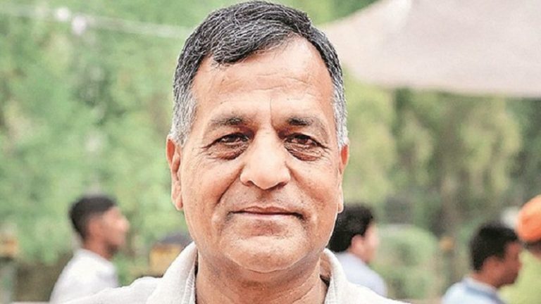 अशोक लवासा पर ‘कुछ को’ अनुचित लाभ पहुँचाने का आरोप: केंद्र ने कंपनियों को लिखा पत्र, माँगी जानकारी