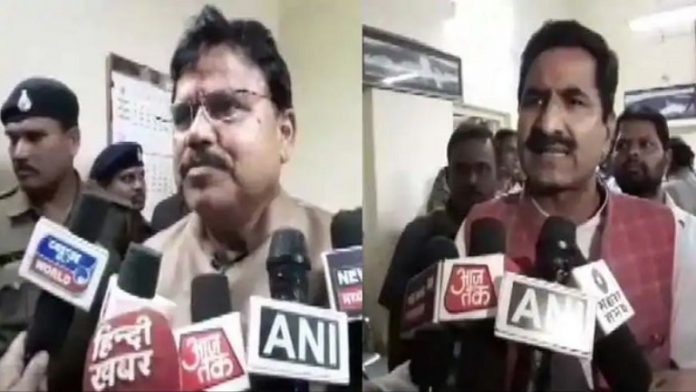 धमकी देने का आरोप
