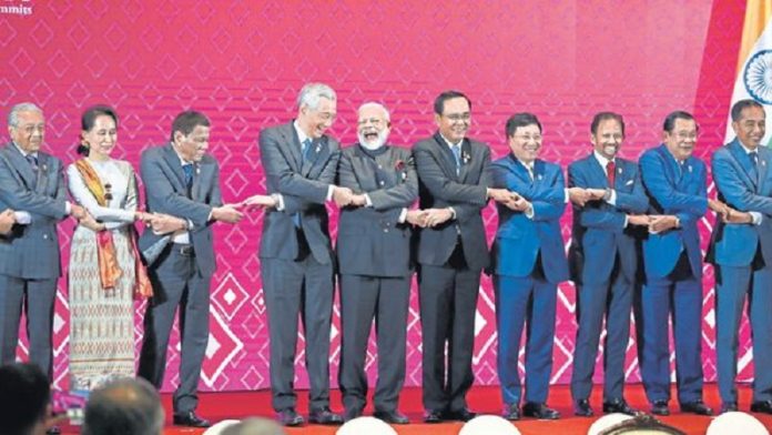 आरसीईपी के मंच पर पीएम मोदी (फ़ाइल फोटो)