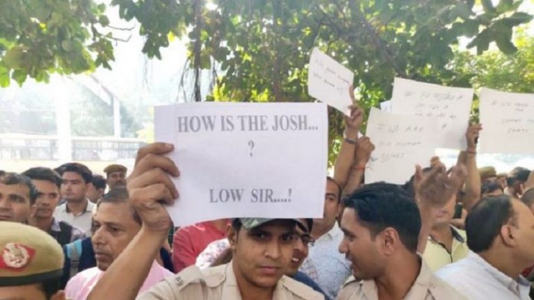 पुलिस कर्मियों की माँगें मानी गईं, धरना ख़त्म: वकीलों के समर्थन में AAP, कहा- दिल्ली पुलिस BJP की सशस्त्र सेना