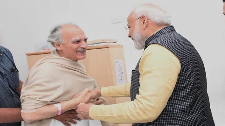 जिसने राफेल को सुप्रीम कोर्ट में घसीटा, अपने उस बीमार आलोचक का हाल जानने पहुँचे PM मोदी