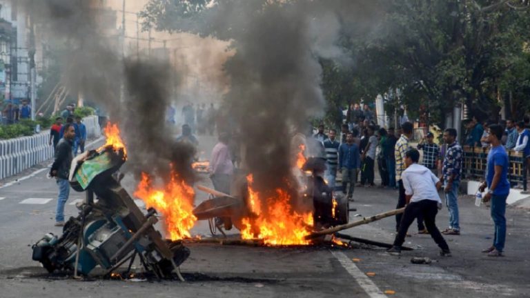 ‘कॉन्ग्रेसी, कॉमरेड और इस्लामी कट्टरपंथियों ने रची थी गुवाहाटी को जलाने की साजिश’