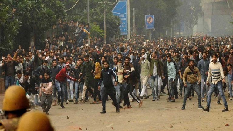 जामिया का पुलिस को CCTV फुटेज देने से इनकार, उपद्रवी छात्रों का गुनाह छिपाने की कोशिश?