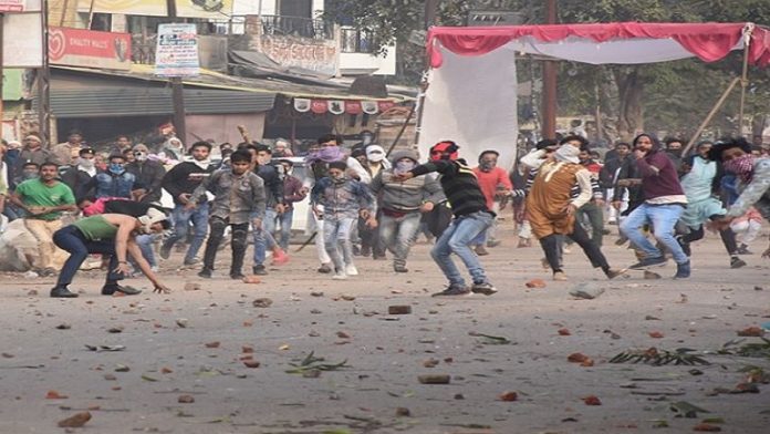 कानपुर हिंसा, पुलिस पर हमला