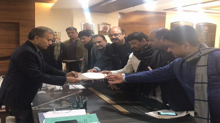 मनीष सिसोदिया, अमानतुल्लाह खान के खिलाफ FIR दर्ज: जामिया में हिंसा भड़काने का आरोप