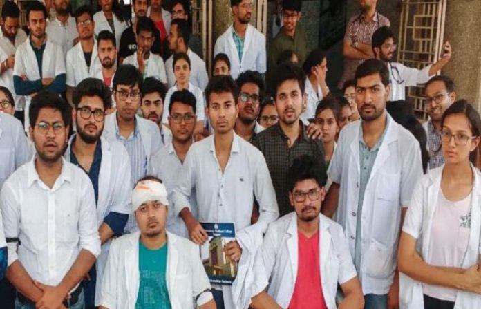 डॉक्टर पर हमला