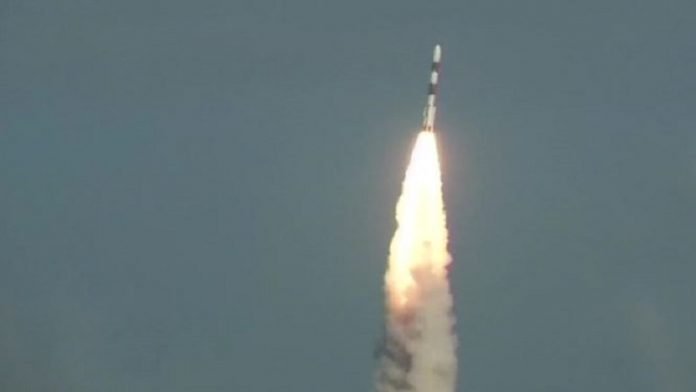 RISAT2-BR1 के लॉन्च की तस्वीरें