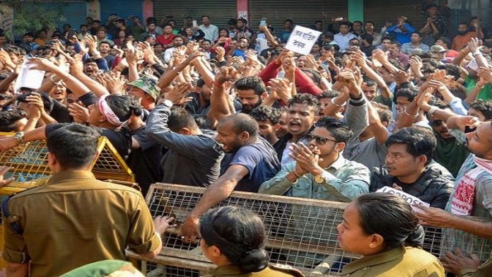 नागरिकता बिल का विरोध, या जिहादियों की नई खेप का शक्ति प्रदर्शन? (तस्वीर बिज़नेस स्टैंडर्ड से साभार)