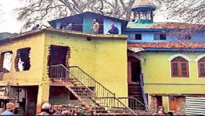 मस्जिद हटाने को तैयार मुस्लिम समुदाय