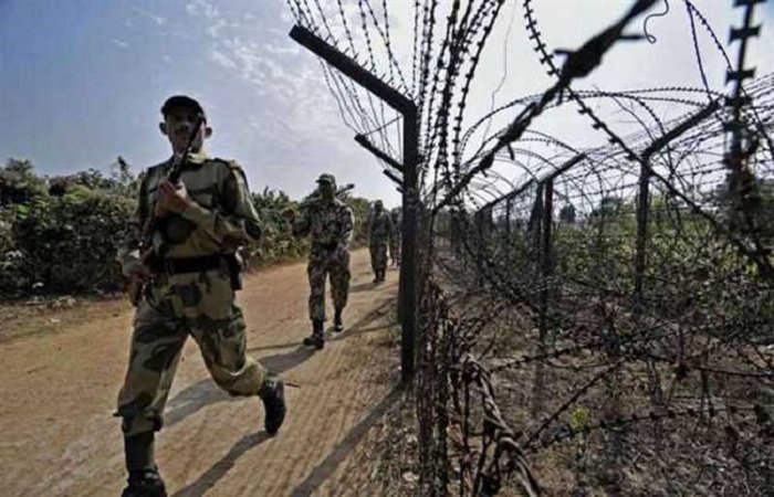 बांग्लादेशी घुसपैठियों ने BSF के 2 जवानों को बनाया निशाना, घायल कर लूट लिया बंदूक