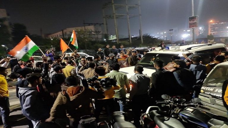 CAA का विरोध करने वाले पहुँचे तो समर्थन में हनुमान चालीसा पढ़ रहे 19 लोगों को छत्तीसगढ़ पुलिस ने किया गिरफ्तार