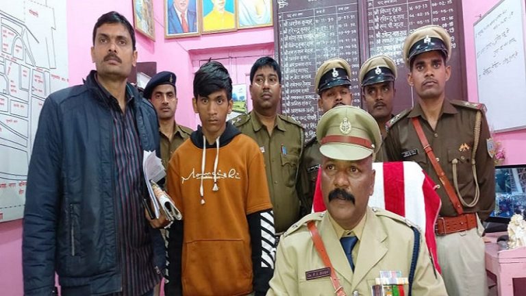 हिंदू लड़का, दूसरे धर्म की लड़की प्यार में भागे घर से: लड़की के परिवार वालों ने करवाया गिरफ्तार, आसनसोल में तनाव