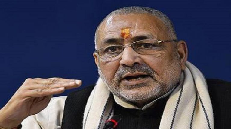 ‘इन गद्दारों की बात सुन कैसे मान लूँ कि इनका खून यहाँ की मिट्टी में शामिल है’