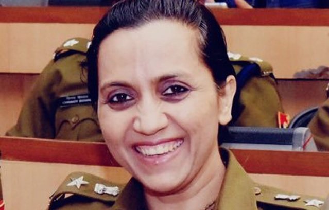 गौमूत्र, IPS असलम खान