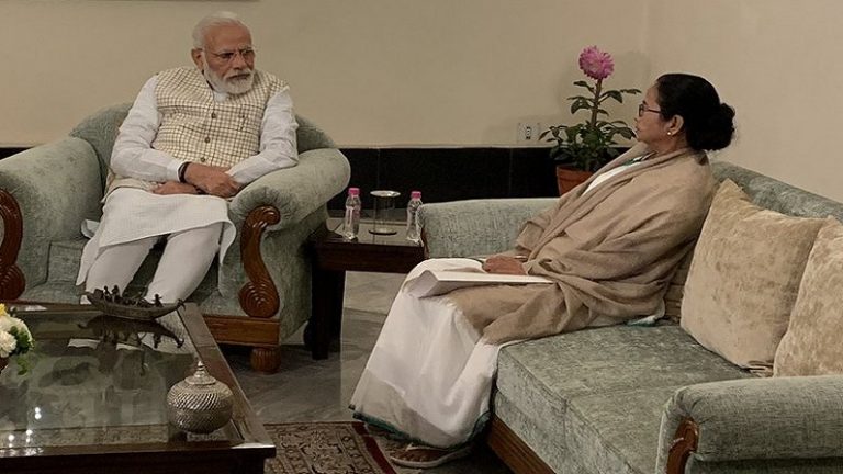 विपक्षी दलों की बैठक से ममता का किनारा, कॉन्ग्रेस को लताड़ मोदी से की मुलाकात
