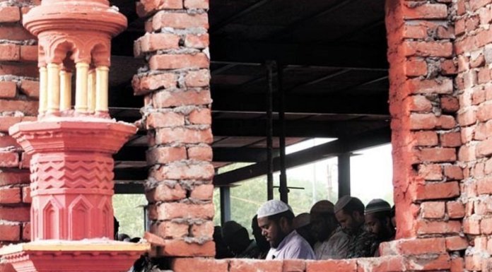‘सरकार में आते ही दिल्ली की सभी 54 अवैध मस्जिद-मदरसे, कब्रिस्तान को गिराएगी BJP’
