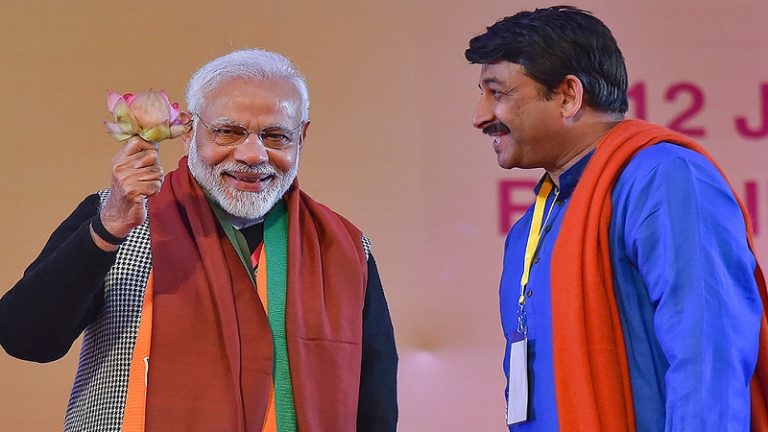 मोदी की रैली ने बदले समीकरण! दिल्ली में AAP से आगे निकली BJP, 70 में से 40 सीटें मिलने का अनुमान