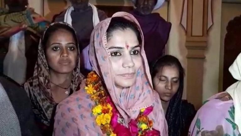 रच दिया नया इतिहास: पाकिस्तानी हिंदू महिला भारत में बनीं सरपंच, 5 महीने पहले ही मिली थी नागरिकता