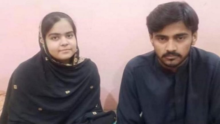 15 साल की हिन्दू लड़की ने अमरोत शरीफ में क़बूल किया इस्लाम, 4 बच्चों के बाप से हुआ निक़ाह