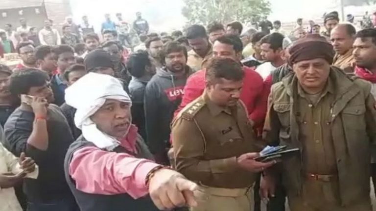 सोनभद्र में हिंदू लड़की अगवा: नाराज लोगों ने जमकर किया प्रदर्शन, हालात तनावपूर्ण