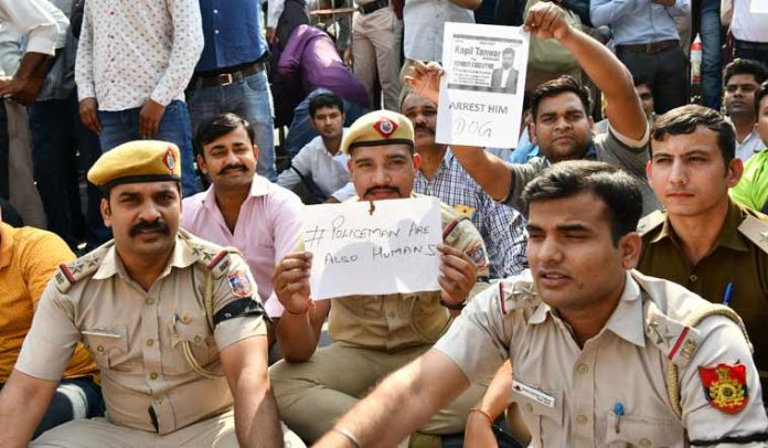 फैक्ट चेक पुलिस