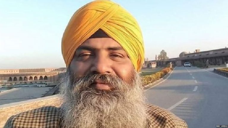 प्रताड़ना से तंग आकर सिख नेता ने छोड़ा पाकिस्तान, चुनाव लड़ा तो बेटे की हुई थी पिटाई
