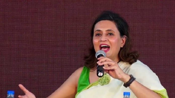वामपंथी सागरिका घोष, उगला ज़हर