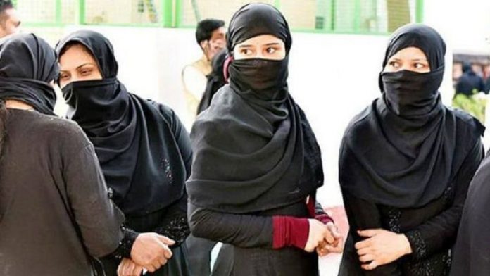 बुर्का से जुड़ा निर्देश वापस