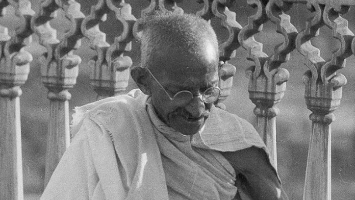 गॉंधी के आदर्श से नहीं सरोकार!