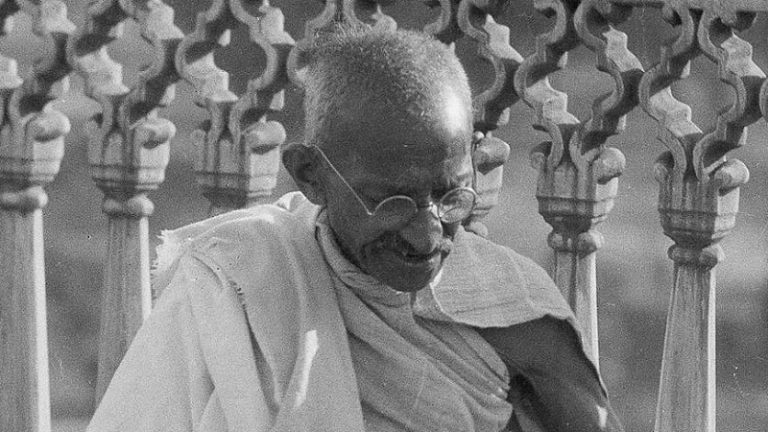 गोडसे का डर दिखाने वालों ने हाई कोर्ट में नहीं लगने दी गाँधी की प्रतिमा, देखती रही कॉन्ग्रेस