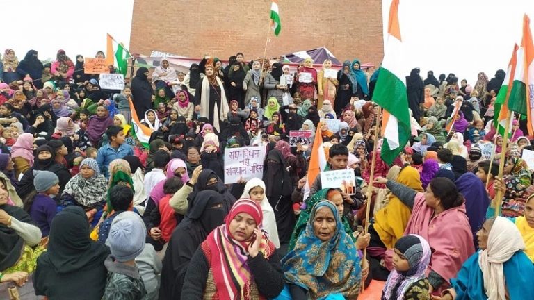 घंटाघर लखनऊ में CAA-NRC के खिलाफ प्रदर्शन कर रही महिलाओं को पुलिस ने भेजा नोटिस, खाली करने को कहा