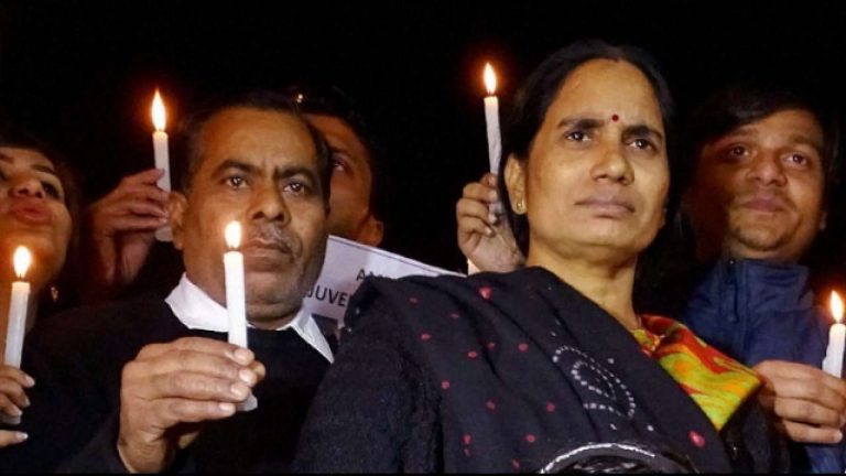 निर्भया गैंगरेप के दोषी की दया याचिका ख़ारिज: पीड़िता के पिता ने कहा- केजरीवाल ने सत्ता के लिए किया इस्तेमाल