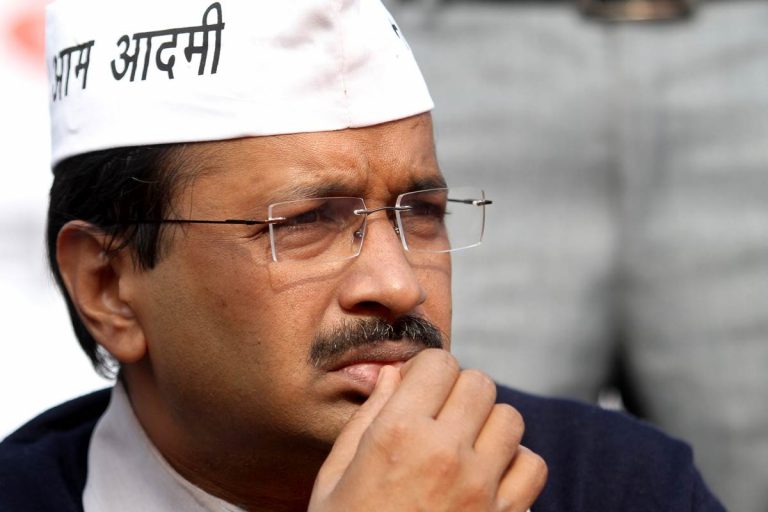 भूखी महिला से खुली केजरीवाल की पोल: मंत्री से राशन माँगने पहुँची तो थमा दिया ‘सेवा भारती’ का नंबर