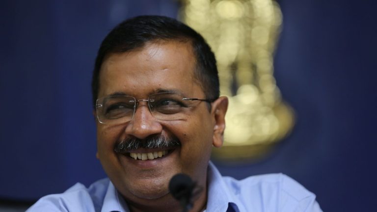 दिल्ली की कुर्सी: AAP ने ली बढ़त, भाजपा अभी तक दूसरे स्थान पर – 51 Vs 19 का है गणित